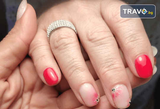 Стилен маникюр с каучукова база и декорации без лимит от Клермонт - Снимка 3