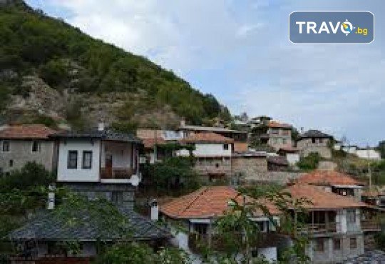 Еднодневна екскурзия до село Делчево и Благоевград с водач и транспорт от Рикотур - Снимка 3