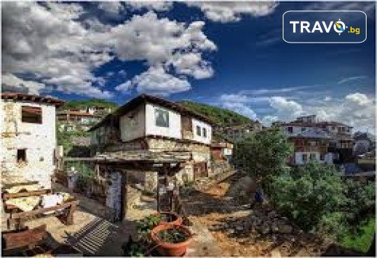 Еднодневна екскурзия до село Делчево и Благоевград с водач и транспорт от Рикотур - Снимка 4