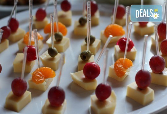 Сет Голямо Парти! 420 бр. сладки и солени коктейлни хапки в 14 плата, аранжирани за директно сервиране от Деличи кетъринг - Снимка 5