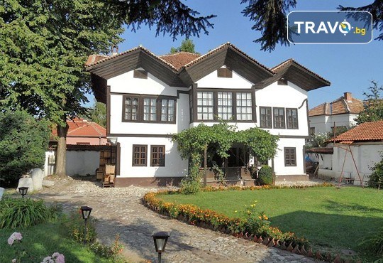 Еднодневна екскурзия за фестивала на пегланата колбасица в Пирот! Транспорт и водач от Дениз Травел - Снимка 3