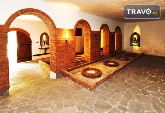 Нова година 2026 в хотел Crystal ice3*, Ниш! 2 Нощувки с празнични вечери, с жива музика, напитки без лимит и транспорт от Комфорт Травел - Снимка 9