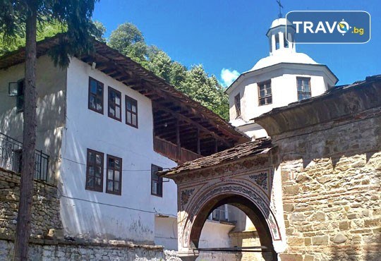 Еднодневна екскурзия до Априлци по време на празника на сланината и греяната ракия - транспорт и водач от туроператор Поход - Снимка 6