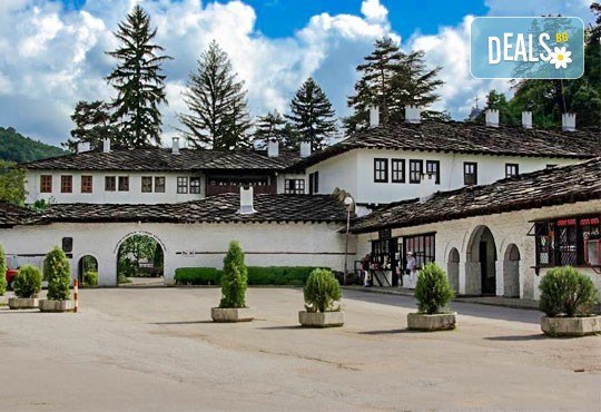 Еднодневна екскурзия до Априлци по време на празника на сланината и греяната ракия - транспорт и водач от туроператор Поход - Снимка 8