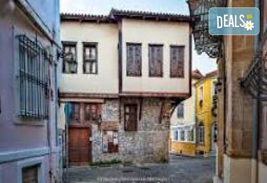 През Февруари на карнавал в Ксанти - парад на цветовете! 2 нощувки със закуски в Кавала и транспорт от Комфорт Травел! - Снимка 6