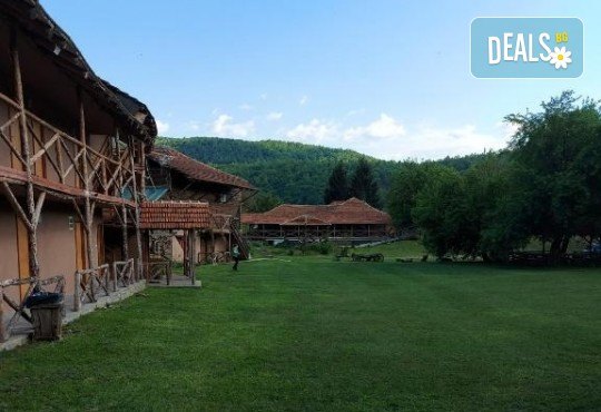 Уикенд купон по сръбски! Екскурзия до Етно село Стара планина с нощувка със закуска и вечеря, плюс транспорт и посещение на фестивала на пегланата колбасица, от Поход - Снимка 8
