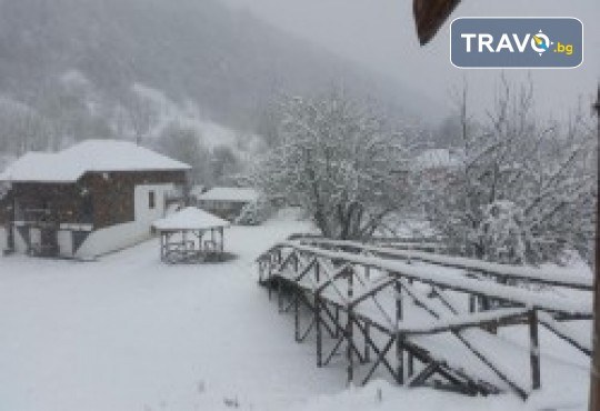 Свети Валентин в Сърбия! Екскурзия до Етно село Стара планина с нощувка със закуска и вечеря с жива музика и алкохол - без лимит, плюс транспорт и посещение на Пирот и Цариброд, от Поход - Снимка 4