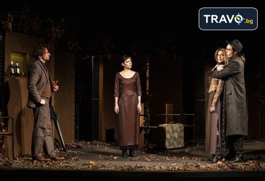 Гледайте Василена Атанасова, Леонид Йовчев, Ирини Жамбонас и Даниел Цочев в Есенна градина на 15-ти януари (четвъртък) в Малък градски театър Зад канала - Снимка 9