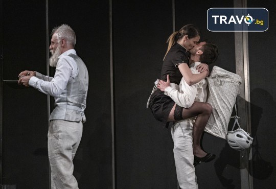 Празникът с Бойко Кръстанов, Владимир Зомбори, Мак Маринов на 11-ти януари (неделя) в Малък градски театър Зад канала - Снимка 6