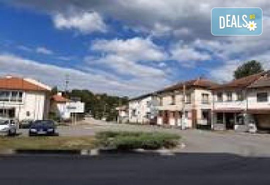 Еднодневна екскурзия за Празника на сланината и греяната ракия в Априлци с Дениз Травел! Включен транспорт и водач - Снимка 9