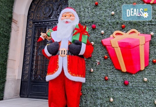 Коледна приказка в Крайова! Еднодневна екскурзия до красивите коледни базари и транспорт от Рикотур - Снимка 4