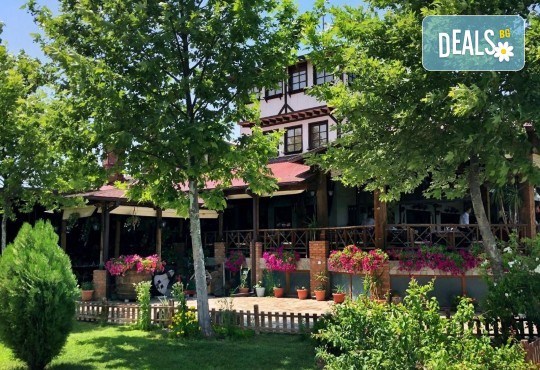 Еднодневна разходка до Крива Паланка и парк Гиновци с водач и транспорт от Роял Холидейз - Снимка 3