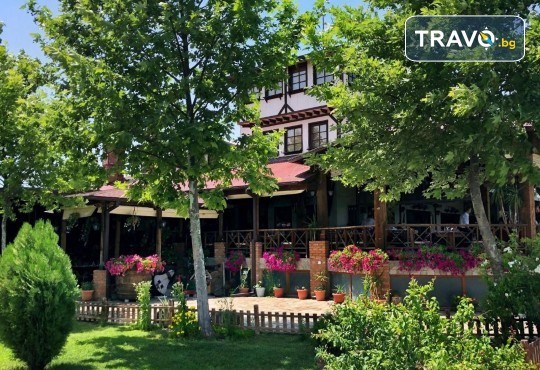 Еднодневна разходка до Крива Паланка и парк Гиновци с водач и транспорт от Роял Холидейз - Снимка 3