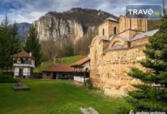 Еднодневна екскурзия за Кулинарен фестивал до Пирот и Димитровград с водач и транспорт от Роял Холидейз - Снимка 4