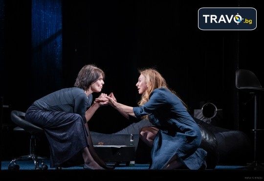 На 05-ти февруари (четвъртък) гледайте Неделя вечер с Анастасия Лютова, Василена Атанасова и Иван Юруков в Малък градски театър Зад канала - Снимка 1