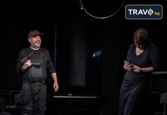 На 05-ти февруари (четвъртък) гледайте Неделя вечер с Анастасия Лютова, Василена Атанасова и Иван Юруков в Малък градски театър Зад канала - Снимка 4