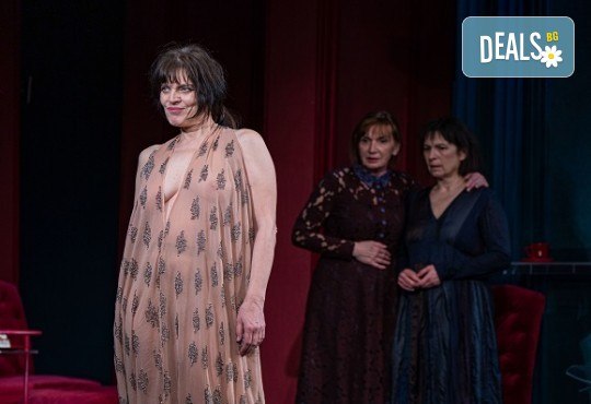 Малин Кръстев в ироничния спектакъл Една испанска пиеса на 07-ми февруари (събота) в Малък градски театър Зад канала - Снимка 4