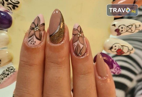 Изграждане на ноктопластика с гел и маникюр с гел лак на Black Bottle, CND или Gelish в Art beauty studio S&D, в центъра на София - Снимка 13
