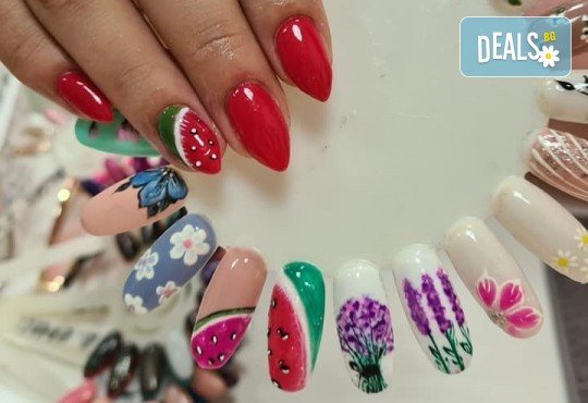 Изграждане на ноктопластика с гел и маникюр с гел лак на Black Bottle, CND или Gelish в Art beauty studio S&D, в центъра на София - Снимка 16