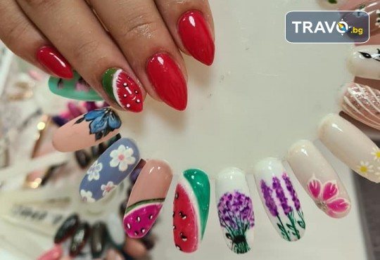 Изграждане на ноктопластика с гел и маникюр с гел лак на Black Bottle, CND или Gelish в Art beauty studio S&D, в центъра на София - Снимка 16