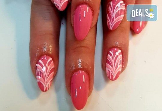 Изграждане на ноктопластика с гел и маникюр с гел лак на Black Bottle, CND или Gelish в Art beauty studio S&D, в центъра на София - Снимка 14