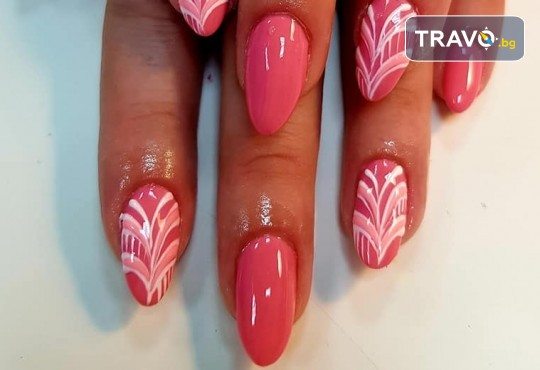 Изграждане на ноктопластика с гел и маникюр с гел лак на Black Bottle, CND или Gelish в Art beauty studio S&D, в центъра на София - Снимка 14