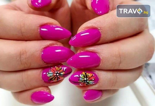 Изграждане на ноктопластика с гел и маникюр с гел лак на Black Bottle, CND или Gelish в Art beauty studio S&D, в центъра на София - Снимка 15