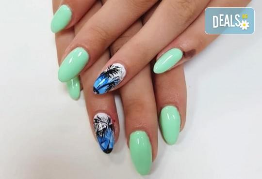 Изграждане на ноктопластика с гел и маникюр с гел лак на Black Bottle, CND или Gelish в Art beauty studio S&D, в центъра на София - Снимка 18