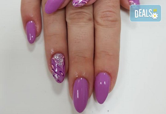 Изграждане на ноктопластика с гел и маникюр с гел лак на Black Bottle, CND или Gelish в Art beauty studio S&D, в центъра на София - Снимка 9