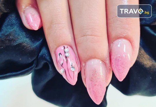 Изграждане на ноктопластика с гел и маникюр с гел лак на Black Bottle, CND или Gelish в Art beauty studio S&D, в центъра на София - Снимка 10