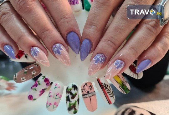Изграждане на ноктопластика с гел и маникюр с гел лак на Black Bottle, CND или Gelish в Art beauty studio S&D, в центъра на София - Снимка 3