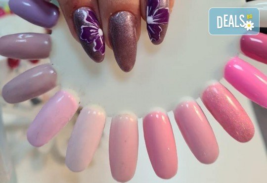 Изграждане на ноктопластика с гел и маникюр с гел лак на Black Bottle, CND или Gelish в Art beauty studio S&D, в центъра на София - Снимка 6