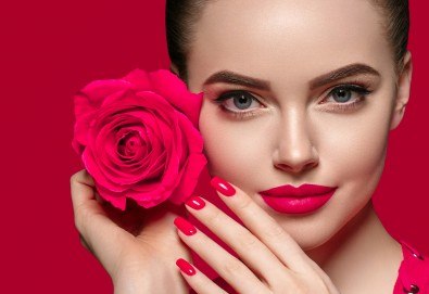 Изграждане на ноктопластика с гел и маникюр с гел лак на Black Bottle, CND или Gelish в Art beauty studio S&D, в центъра на София - Снимка