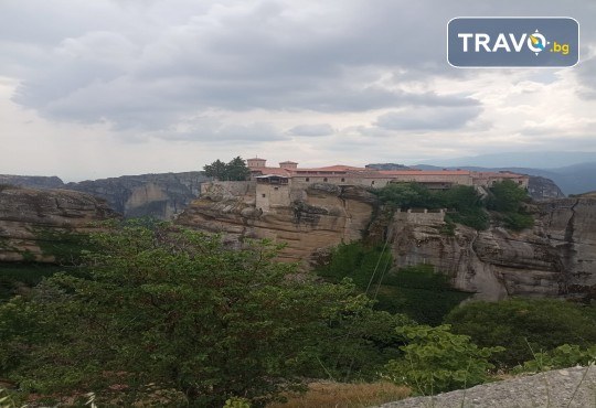 Великден в Гърция: 3 нощувки, 3 закуски, посещение на Солун, възможност за Великденски обяд и посещение на скалните манастири в Метеора, с транспорт от Рикотур - Снимка 6