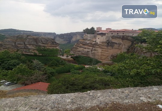 Великден в Гърция: 3 нощувки, 3 закуски, посещение на Солун, възможност за Великденски обяд и посещение на скалните манастири в Метеора, с транспорт от Рикотур - Снимка 3