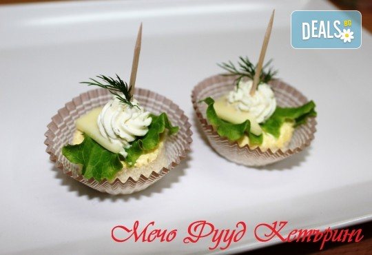 МАКСИ сет с 400 броя хапки, солени и сладки в 13 плата за директно сервиране и възможност за доставка от Мечо Фууд кетъринг - Снимка 9