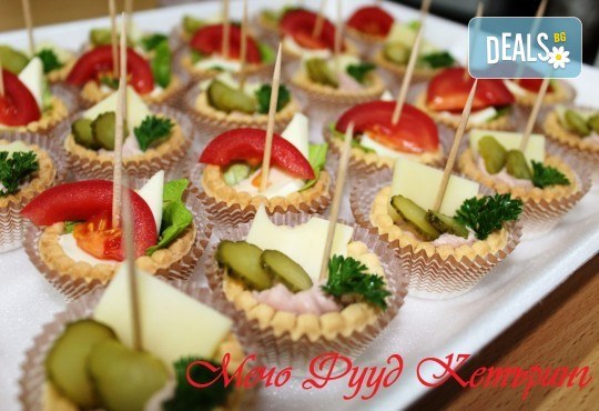 МАКСИ сет с 400 броя хапки, солени и сладки в 13 плата за директно сервиране и възможност за доставка от Мечо Фууд кетъринг - Снимка 2