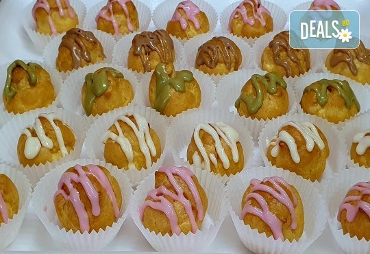 Перфектният вкус! 50 десертни еклера с ягодов крем или шоколад, тунквани във вкус по избор от МЕЧО ФУУД КЕТЪРИНГ - Снимка 4