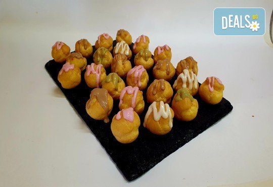 Перфектният вкус! 50 десертни еклера с ягодов крем или шоколад, тунквани във вкус по избор от МЕЧО ФУУД КЕТЪРИНГ - Снимка 3