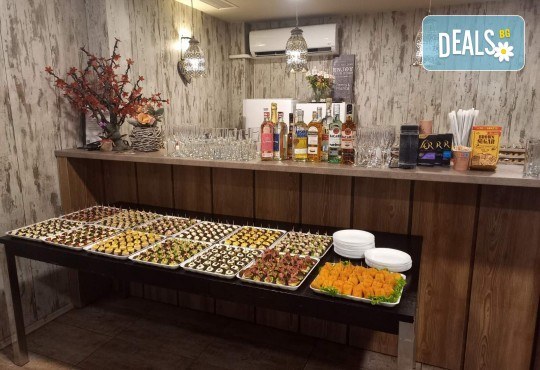 Италианско меню за вашия празник! 100 бр. солени хапки и италиански тарталети плюс ПОДАРЪК плато гофрети от Мечо Фууд Кетъринг - Снимка 5