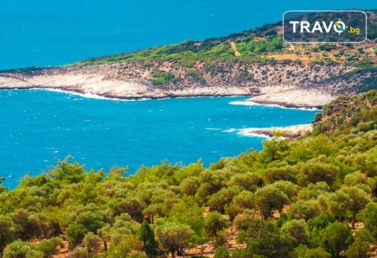 За Великден до остров Тасос: 2 нощувки със закуски и 1 вечеря в Lena apartments Potos Thassos, плюс транспорт и посещение на Кавала, от Поход - Снимка 1