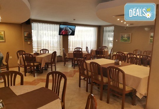 8 Март в хотел Елит 3*, Девин с Комфорт Травел! 1 нощувка със закуска, вечеря с DJ, посещение а Широка Лъка и транспорт - Снимка 9