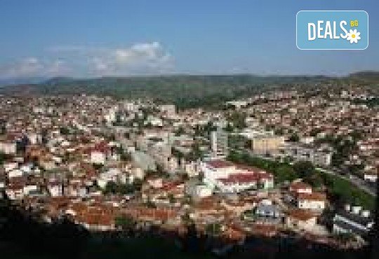 Екскурзия до Попова кула за 8 март! 1 нощувка със закуска, вечеря с неограничени напитки и жива музика, и транспорт от Комфорт Травел - Снимка 4