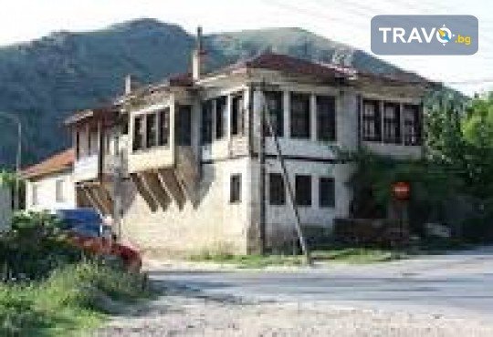 Екскурзия до Попова кула за 8 март! 1 нощувка със закуска, вечеря с неограничени напитки и жива музика, и транспорт от Комфорт Травел - Снимка 3