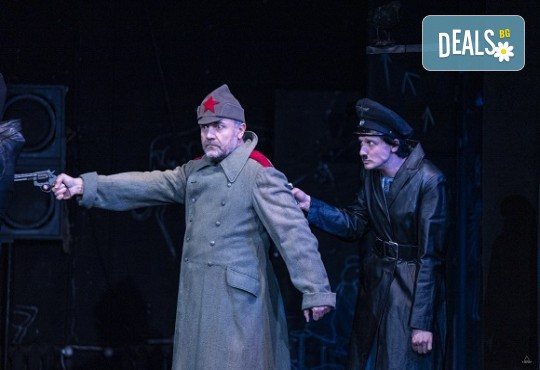 Трагедия дел арте по Уилям Шекспир! Гледайте Шекспирин по време на пандемия в Малък градски театър Зад канала на 10-ти март (вторник) - Снимка 9