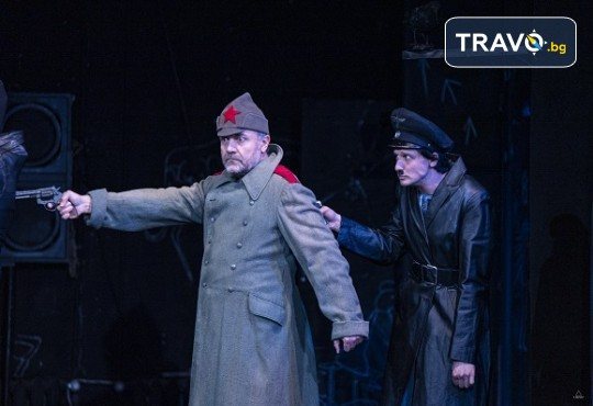 Трагедия дел арте по Уилям Шекспир! Гледайте Шекспирин по време на пандемия в Малък градски театър Зад канала на 10-ти март (вторник) - Снимка 9