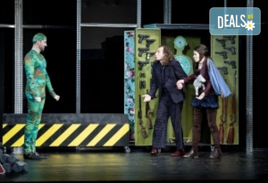 Нов авторски спектакъл на Теди Москов Хайде да се трепаме на 06-ти март (петък) в Малък градски театър Зад канала - Снимка 6
