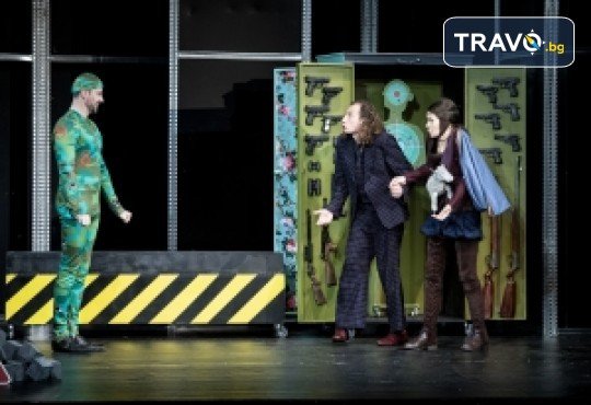Нов авторски спектакъл на Теди Москов Хайде да се трепаме на 06-ти март (петък) в Малък градски театър Зад канала - Снимка 6