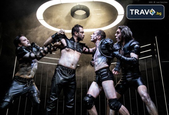 Гледайте Анастасия Лютова, Богдан Бухалов и Весела Бабинова в Портокал с часовников механизъм на 21-ви март (събота) в Малък градски театър Зад канала - Снимка 1