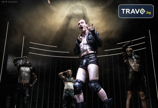 Гледайте Анастасия Лютова, Богдан Бухалов и Весела Бабинова в Портокал с часовников механизъм на 21-ви март (събота) в Малък градски театър Зад канала - Снимка 5